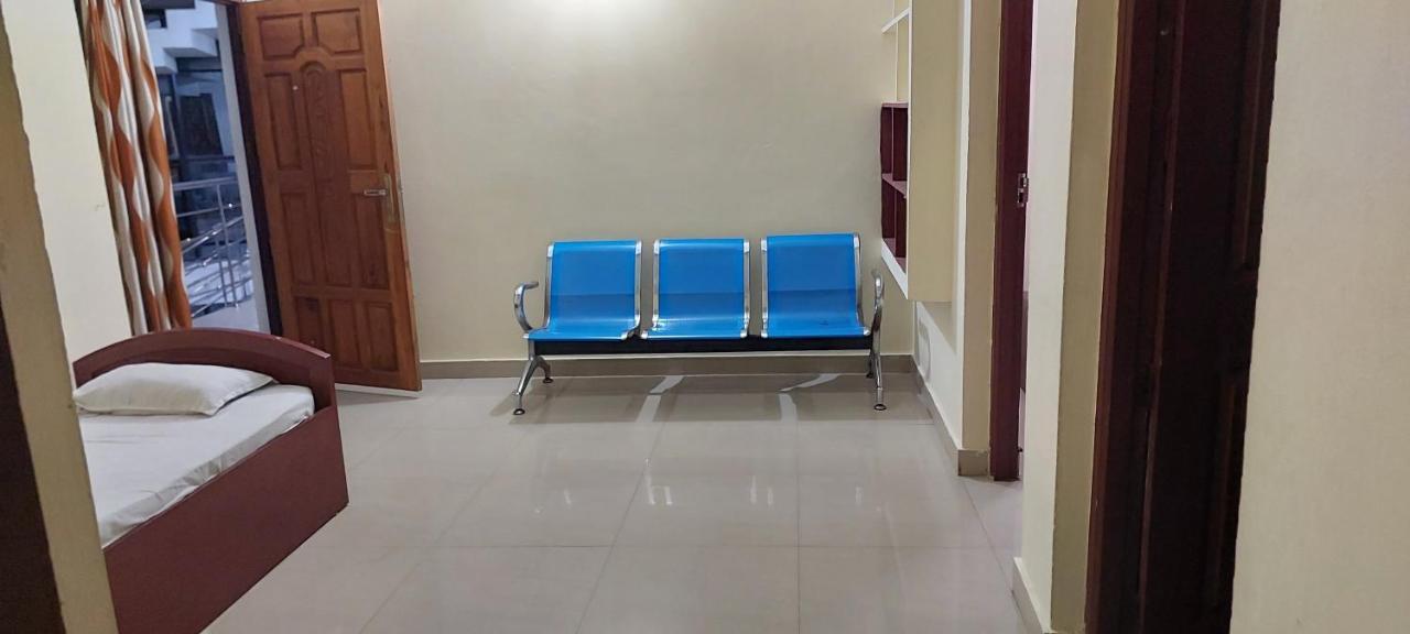 Guruvayur Adithya Екстериор снимка